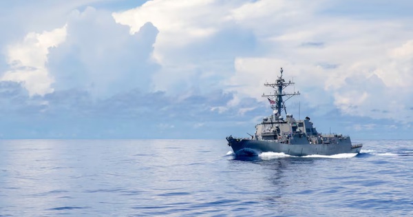 Cố vấn Lãnh tụ tối cao Iran: “Sẽ đánh chìm tàu Mỹ ngay đợt tên lửa đầu tiên”