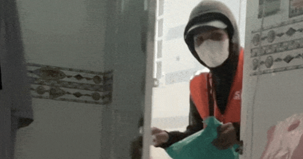 Shipper tự mở cửa phòng trọ của cô gái, ném 1 thứ vào trong: Sự thật mối quan hệ của cả 2