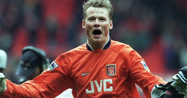 Cựu thủ môn Arsenal và Liverpool tử nạn giao thông