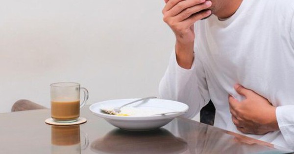 Có 1 dấu hiệu bất thường khi ăn, đi khám bàng hoàng phát hiện ung thư phổi giai đoạn 3