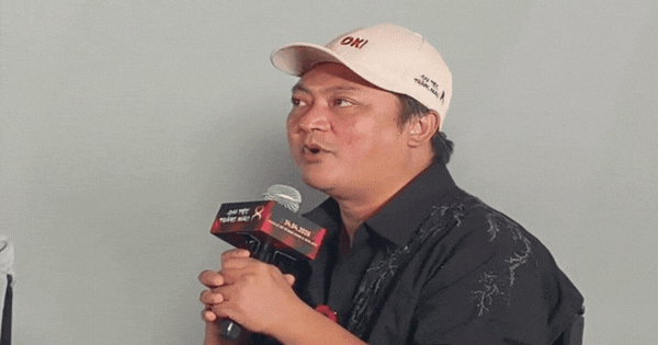 Chưa từng có ở Vbiz: 1 đạo diễn đòi đóng cửa nhốt hết khán giả trong rạp vì 30 phút đầu phim quá dở