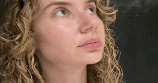 Khách Tây làm dịch vụ 