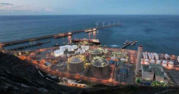 Eo biển Hormuz bị phong tỏa, Tây Ban Nha lập kỷ lục mua LNG Nga