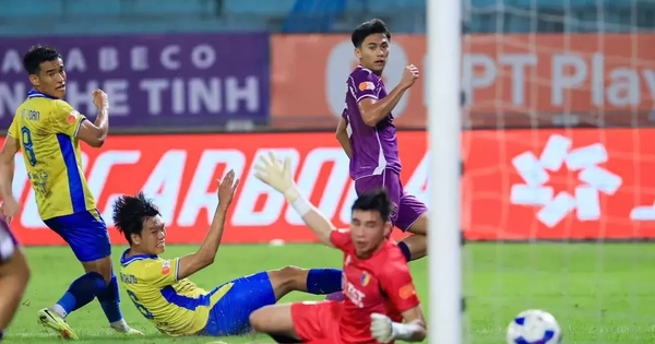 Hà Nội FC tạo áp lực lên Ninh Bình