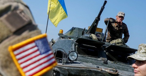 Dàn cố vấn hùng hậu của CIA và NATO đổ vào Ukraine