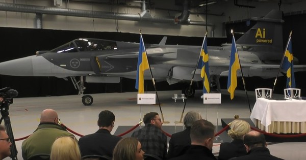 Ấn định thời gian phi công Ukraine lái tiêm kích Gripen