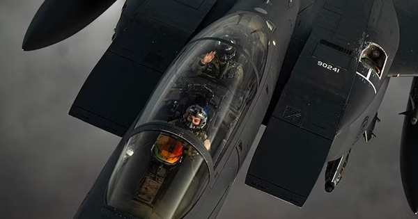 Phản ứng của Tổng thống Trump sau khi tiêm kích F-15E bị bắn hạ