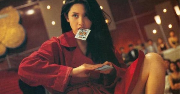 Nữ thần gợi cảm bậc nhất Hong Kong khiến Thành Long, Châu Tinh Trì say đắm