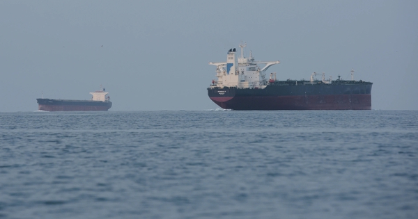 Điểm nóng xung đột ngày 19-4: Nội bộ Iran lủng củng về eo biển Hormuz?