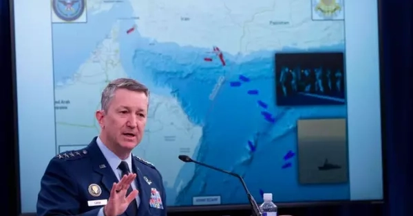 Bế tắc với Iran, Mỹ mở mặt trận mới khắp đại dương