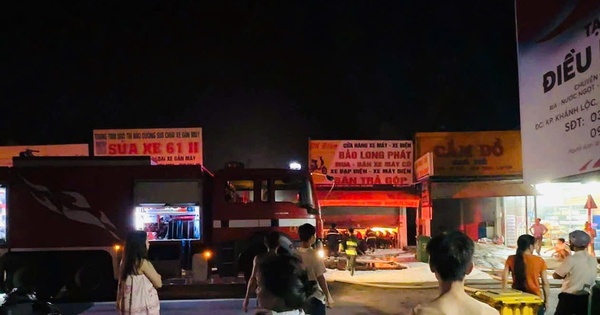Cháy cửa hàng xe máy ở TPHCM, công an đang phong tỏa hiện trường