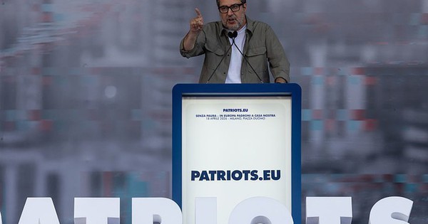 Phó Thủ tướng Ý kêu gọi quay trở lại nhập khẩu năng lượng từ Nga