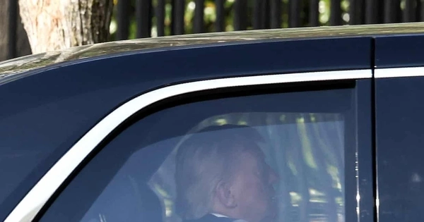 Tổng thống Mỹ Donald Trump xuất hiện tại Toà án Tối cao