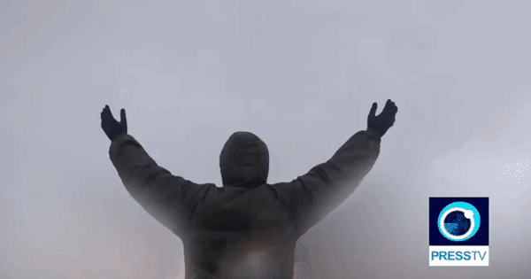 Iran phóng hơn 100 tên lửa hạng nặng và máy bay không người lái tấn công mục tiêu quân sự Mỹ và Israel