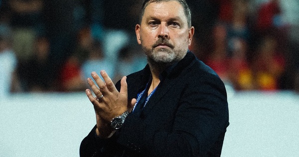 Chạy đua nhập tịch đổi lấy hư danh, bóng đá Malaysia mất cả chì lẫn chài