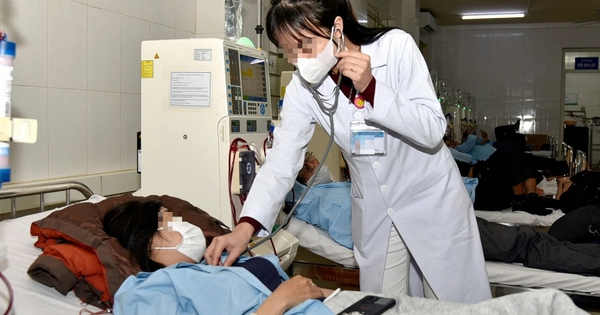 Uống 2 cốc nước 