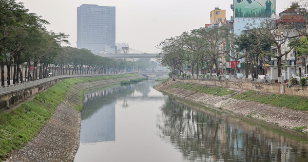 Sau 6 tháng hồi sinh, dòng 'sông chết' ở Hà Nội thay đổi ra sao?