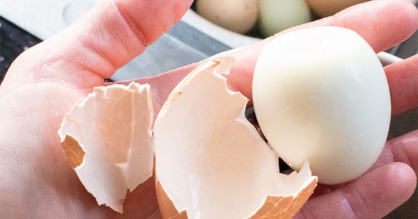 Mẹo luộc trứng dễ bóc vỏ