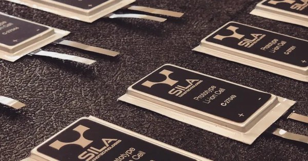 Pin càng 'trâu', máy càng mỏng: Apple, Samsung và Google có đang bỏ lỡ cuộc chơi lớn nhất của smartphone?