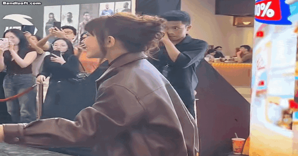 Ra mà xem mỹ nhân 12 tuổi toả sáng ở Việt Nam: Đẹp như thiên thần - diễn như ác quỷ, muốn không nổi tiếng cũng khó