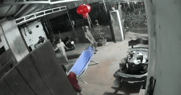 Camera vụ trưởng thôn bị đâm tử vong khi hoà giải mâu thuẫn: Đối tượng lao vào nhà lấy dao