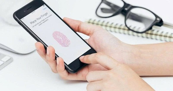 Cảnh báo tới người đang sử dụng vân tay, khuôn mặt mở khóa điện thoại