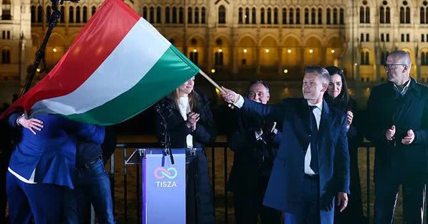 Hungary gỡ bỏ lệnh phong tỏa viện trợ của EU cho Ukraine