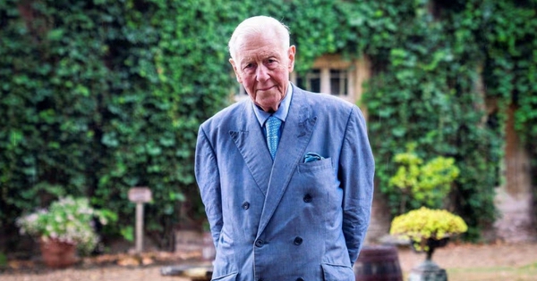 Người đàn ông 80 tuổi tuyển vợ trẻ với 