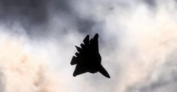 Một chiếc Su-57E xuất hiện trên bầu trời quốc gia châu Á