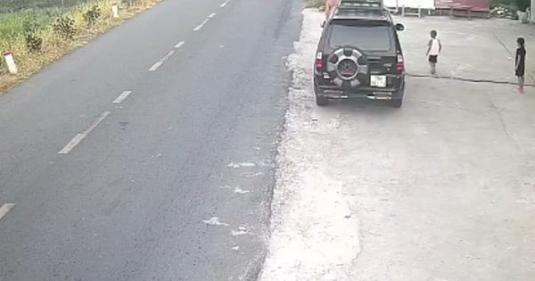 Tai nạn hy hữu: Va phải bóng trẻ em đá ra đường, người đi xe máy tử vong