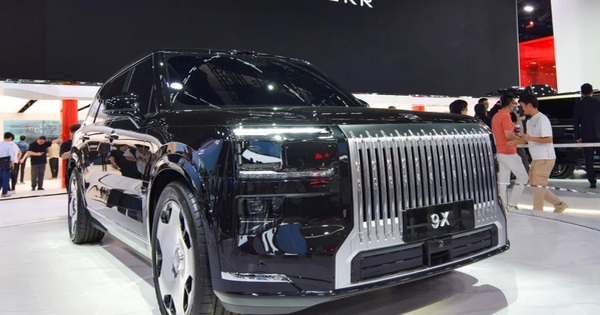 Tại triển lãm ngay sát Việt Nam này, các hãng nội địa đang nhắm giành khách của Porsche, Mercedes, BMW