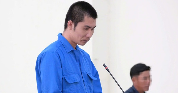 Người đàn ông bóp cổ bạn gái rồi đặt hoa hồng lên thi thể