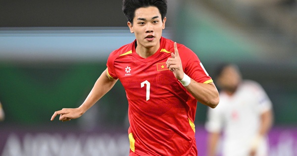 Trang web quốc tế đưa Đình Bắc vào danh sách đặc biệt, sánh vai cùng ngôi sao Man City