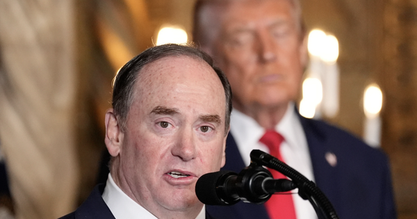 Mỹ sa thải Bộ trưởng Hải quân, ông Hùng Cao lên thay