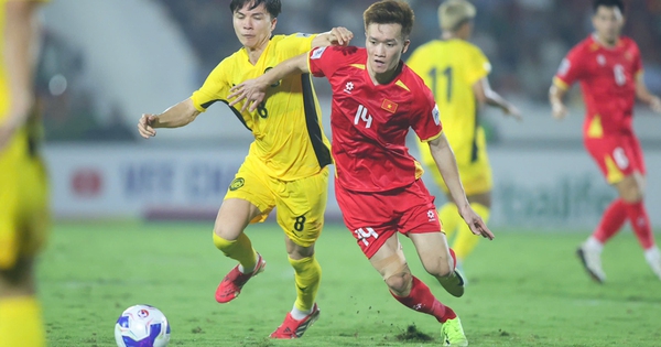 Bóng đá Malaysia rơi vào cảnh ngộ hi hữu sau khi đội nhà bị xử thua tuyển Việt Nam