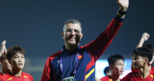 U17 Việt Nam dưới thời HLV Cristiano Roland lập kỷ lục với 15 trận bất bại, chạy đà cho giấc mơ World Cup 2026