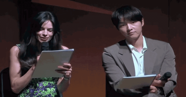 Vợ chồng Song Joong Ki hiếm hoi sánh đôi dự sự kiện sau 3 năm vắng bóng