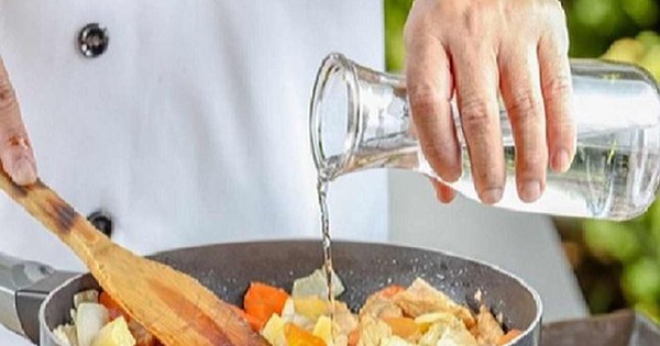 Lời khuyên đến các gia đình sử dụng giấm trắng trong nấu ăn