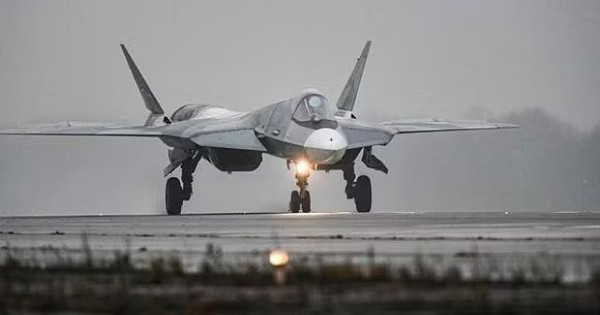 Máy bay Su-57 và PAK DA của Nga đang trên bờ vực tuyệt chủng
