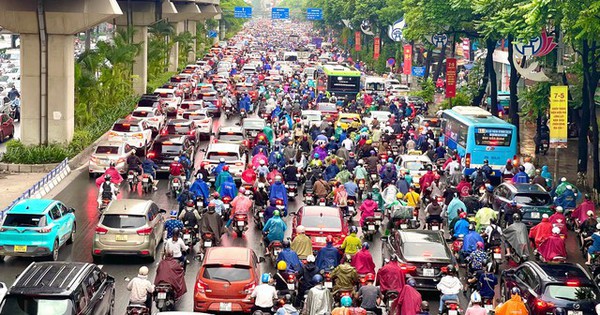 Từ 1/7, Hà Nội thí điểm cấm xe máy xăng, với ô tô cũng rất nghiêm ngặt, người dân chú ý