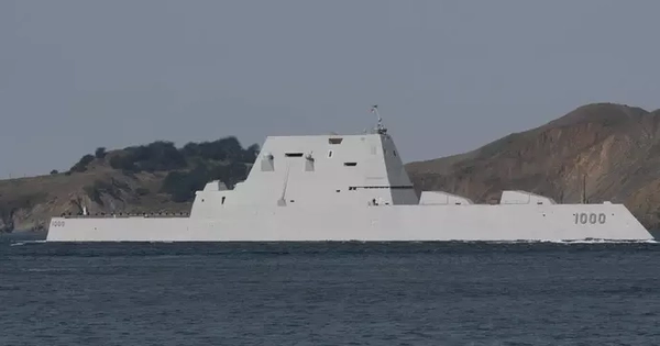 Tàu chiến 8 tỷ USD của Mỹ bất ngờ cháy khi đang nâng cấp