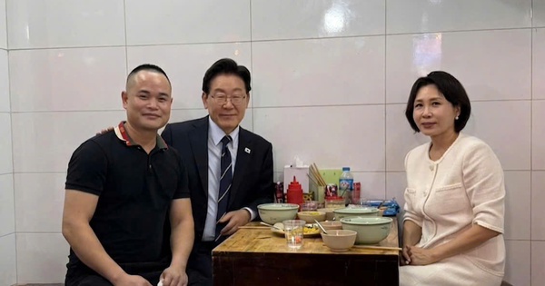 Chủ quán phở đón Tổng thống Hàn Quốc: 'Cả đêm qua tôi hạnh phúc không ngủ nổi'