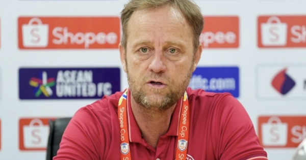 CLB Công an Hà Nội gia hạn hợp đồng với HLV Alexandre Polking