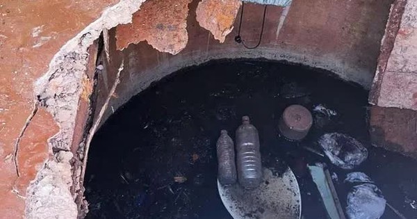 Du khách mắc kẹt suốt 3 giờ trong hố vệ sinh tại Australia