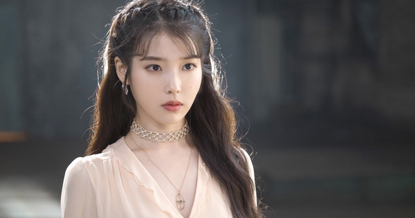 IU ăn uống khổ sở thế này sao!