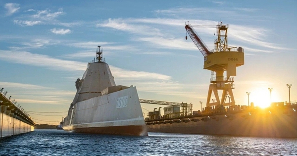 Siêu chiến hạm 9 tỷ USD, niềm tự hào nhưng cũng là 