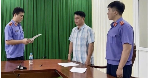 Vụ nữ sinh tử vong ở Vĩnh Long: Từ việc không khởi tố vụ án đến nhiều cán bộ bị khởi tố