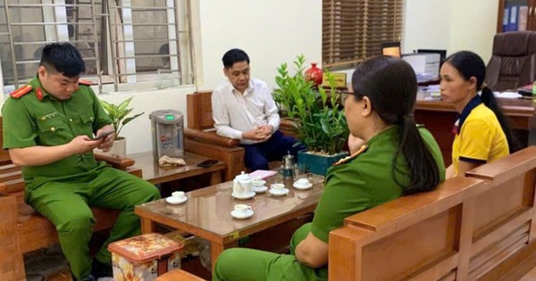 Người phụ nữ SN 1985 đến chi nhánh ngân hàng Agribank rút tiền tiết kiệm, giao dịch viên đang làm thủ tục phải vội báo công an