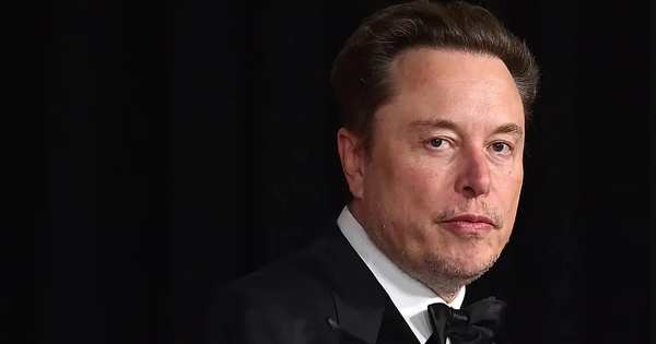 Elon Musk có thừa nhận bất ngờ về Robotaxi, tại sao Tesla lại thận trọng hơn với sản phẩm mới?