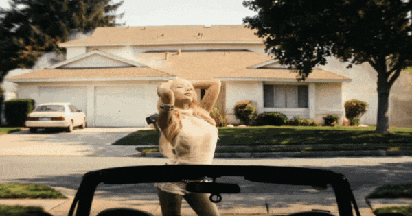 Vbiz có mỹ nhân thu hút như gái Tây, ra nhạc leo xu hướng quốc tế nhưng ở Việt Nam thì lạ lắm